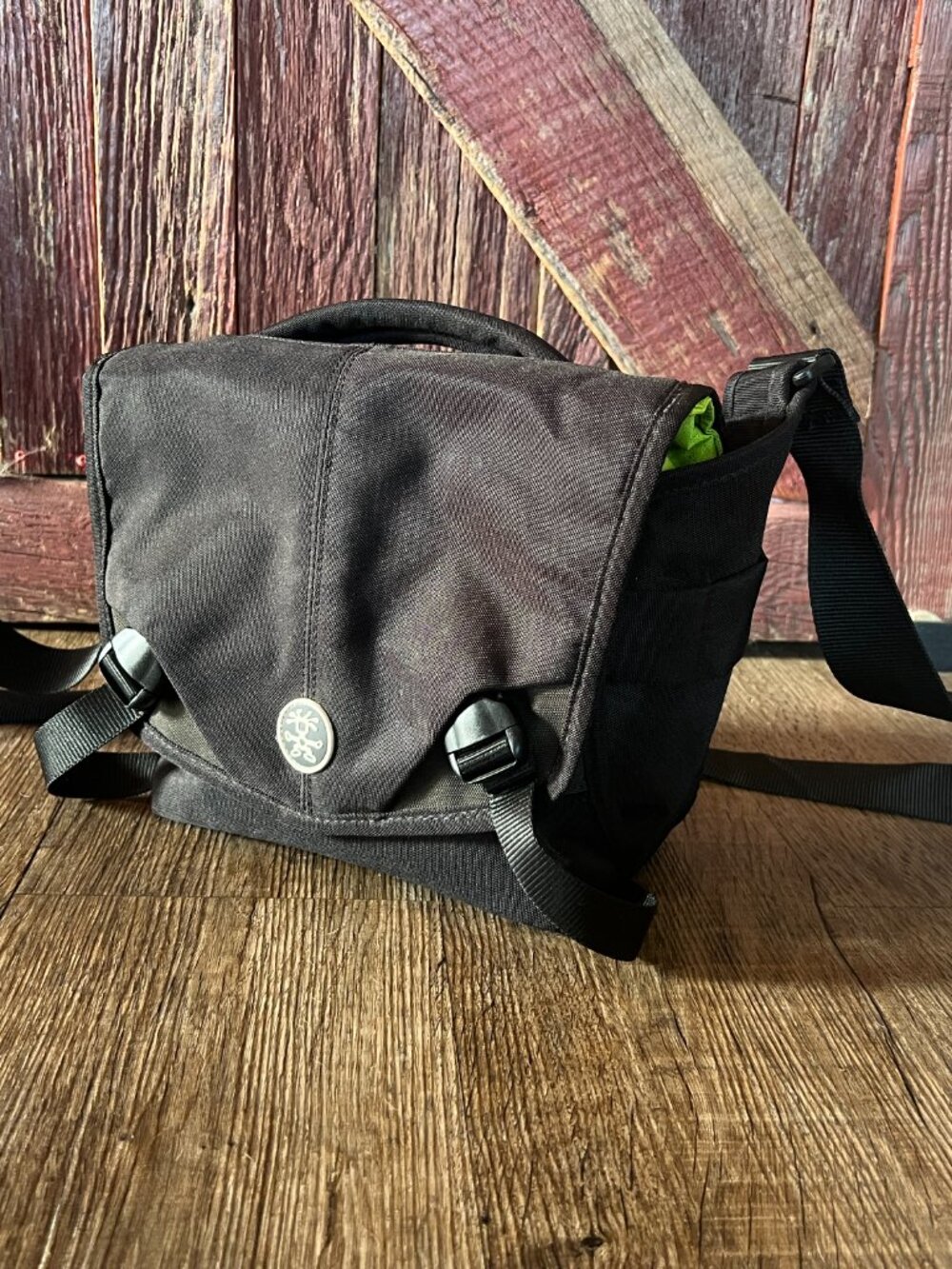 Crumpler The Five Million Dollar Home Padded Camera Bag Black Green